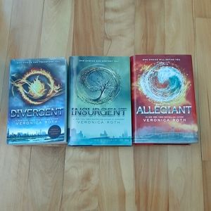 Divergent trilogy books